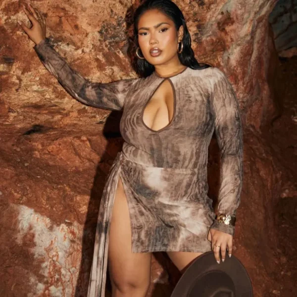 Outlet Plus Long Sleeve Keyhole Cut Out Distressed Bodysuit In Mauve Acid Wash Woven Plus Size